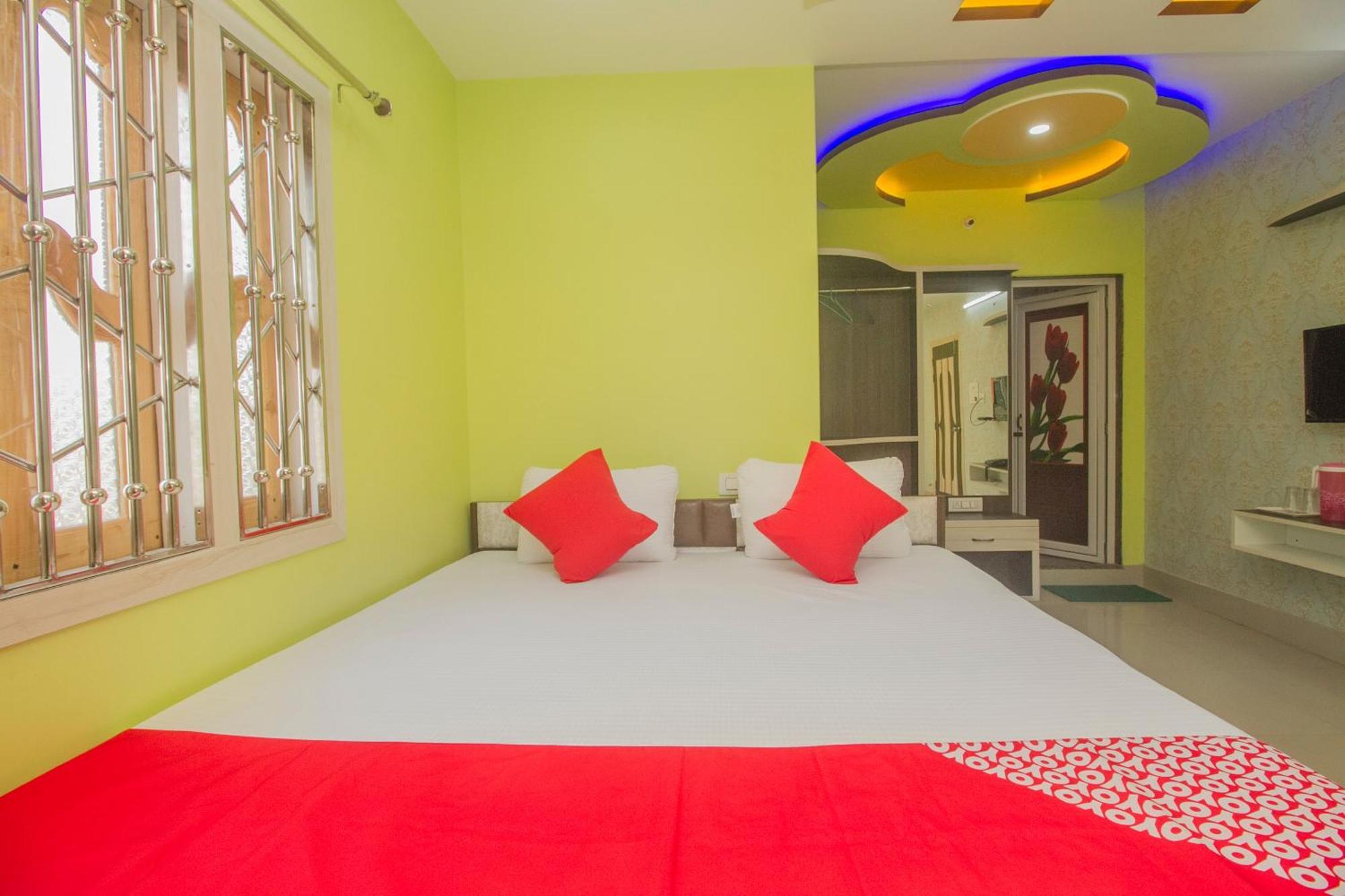 OYO 69895 Kalpana Residency Inn Siliguri Bagian luar foto