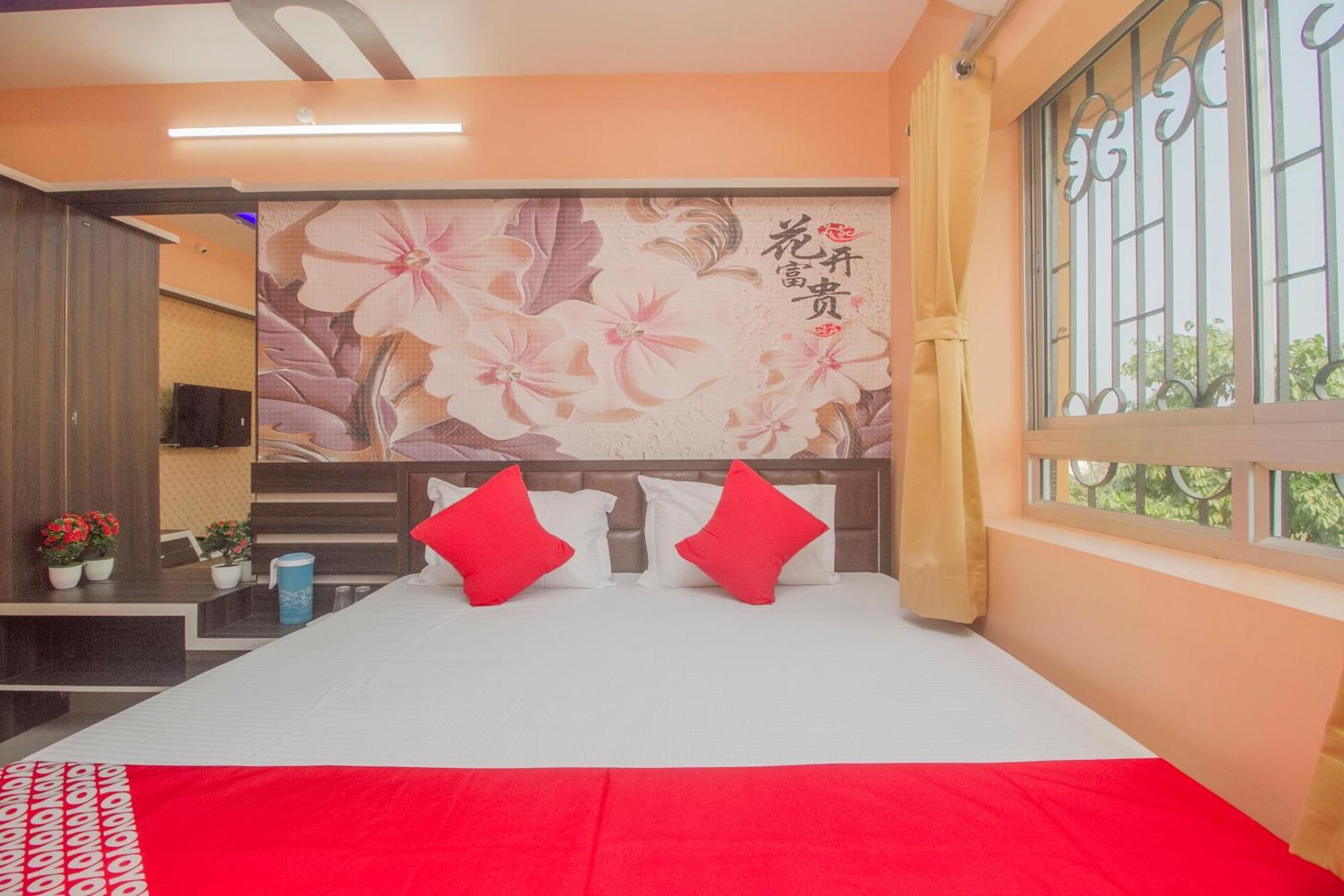 OYO 69895 Kalpana Residency Inn Siliguri Bagian luar foto